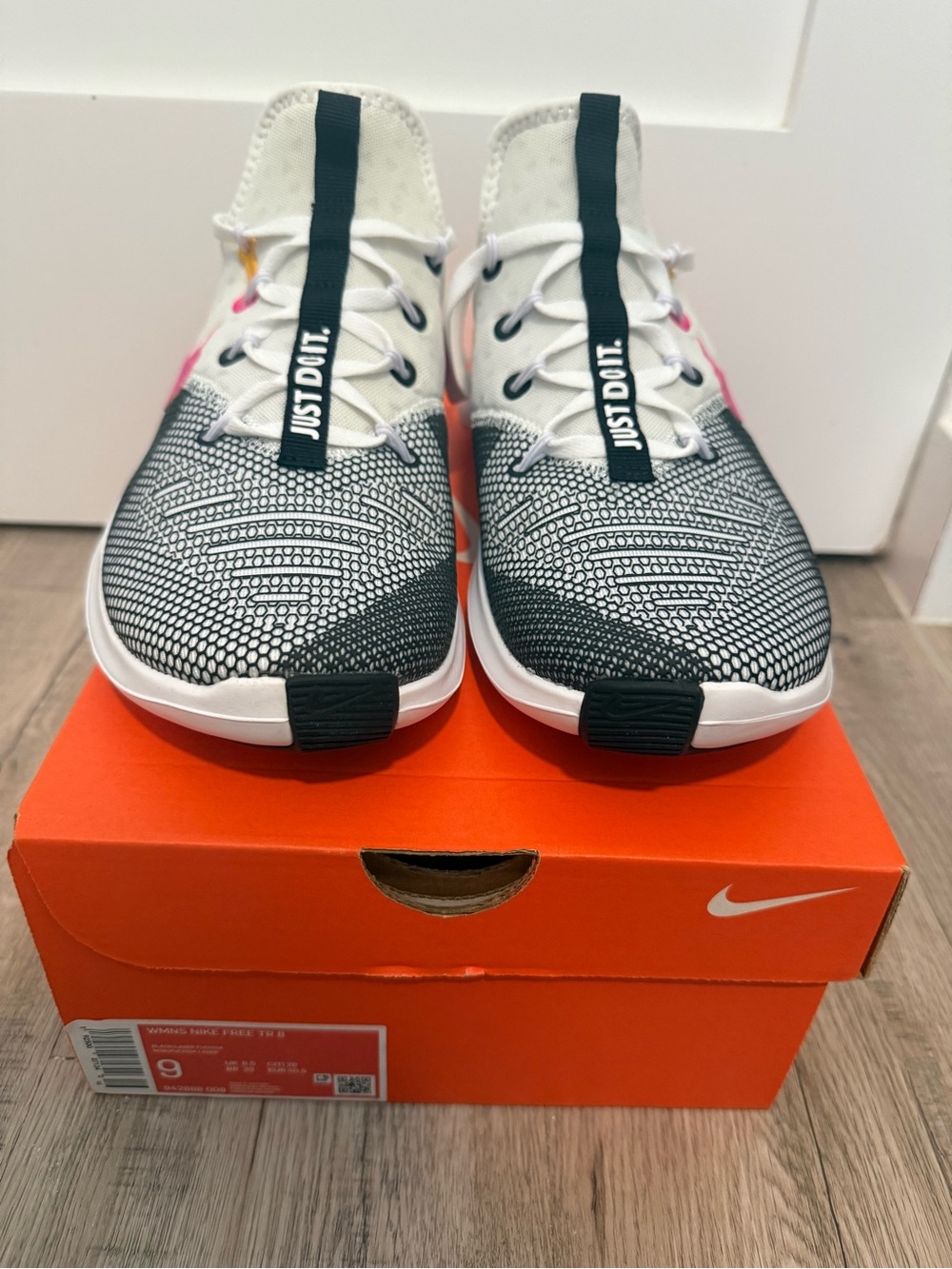 Nike Women’s Sneakers - Free TR 8